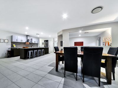 26 Sylvateere Crescent, Wakerley