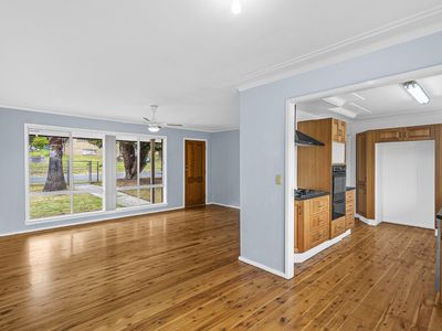 2 Devonshire Crescent, Oak Flats