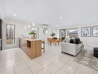 9 Longstaff Crescent, Pimpama