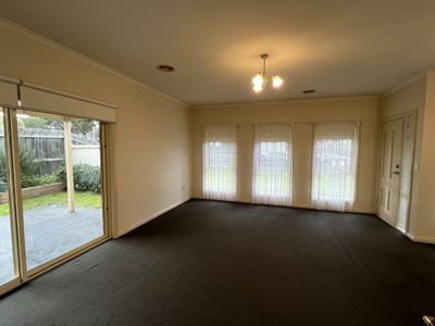 1 / 3 Apex Avenue, Belmont