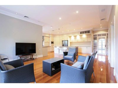 267 Mill Point Road, South Perth