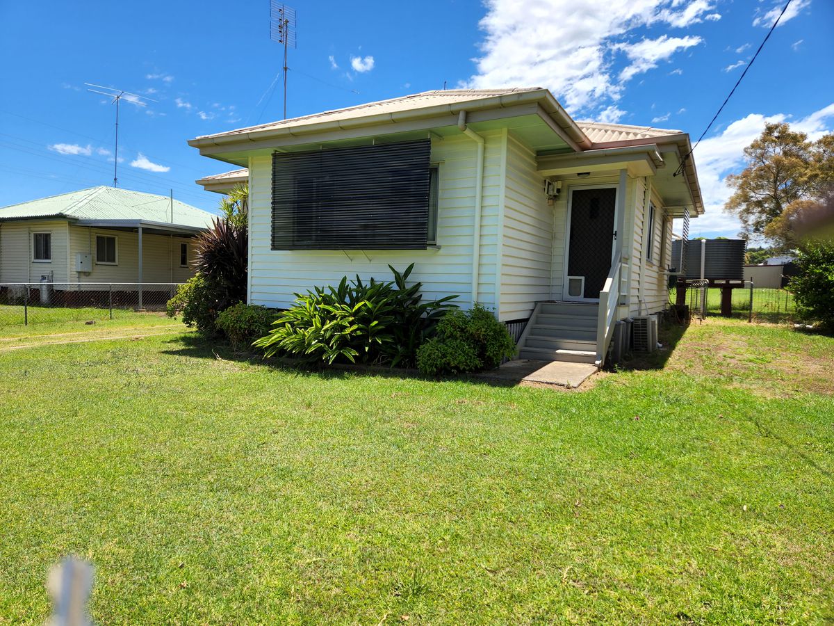 33 Millar Street, Yarraman Main Street Realty