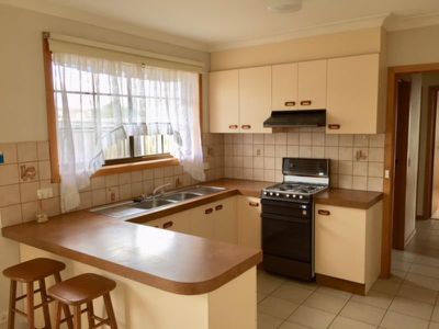 2/3 Patterson Avenue, Hoppers Crossing