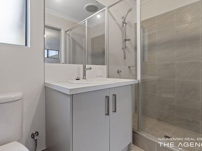 1 / 9 Offham Way, Westminster