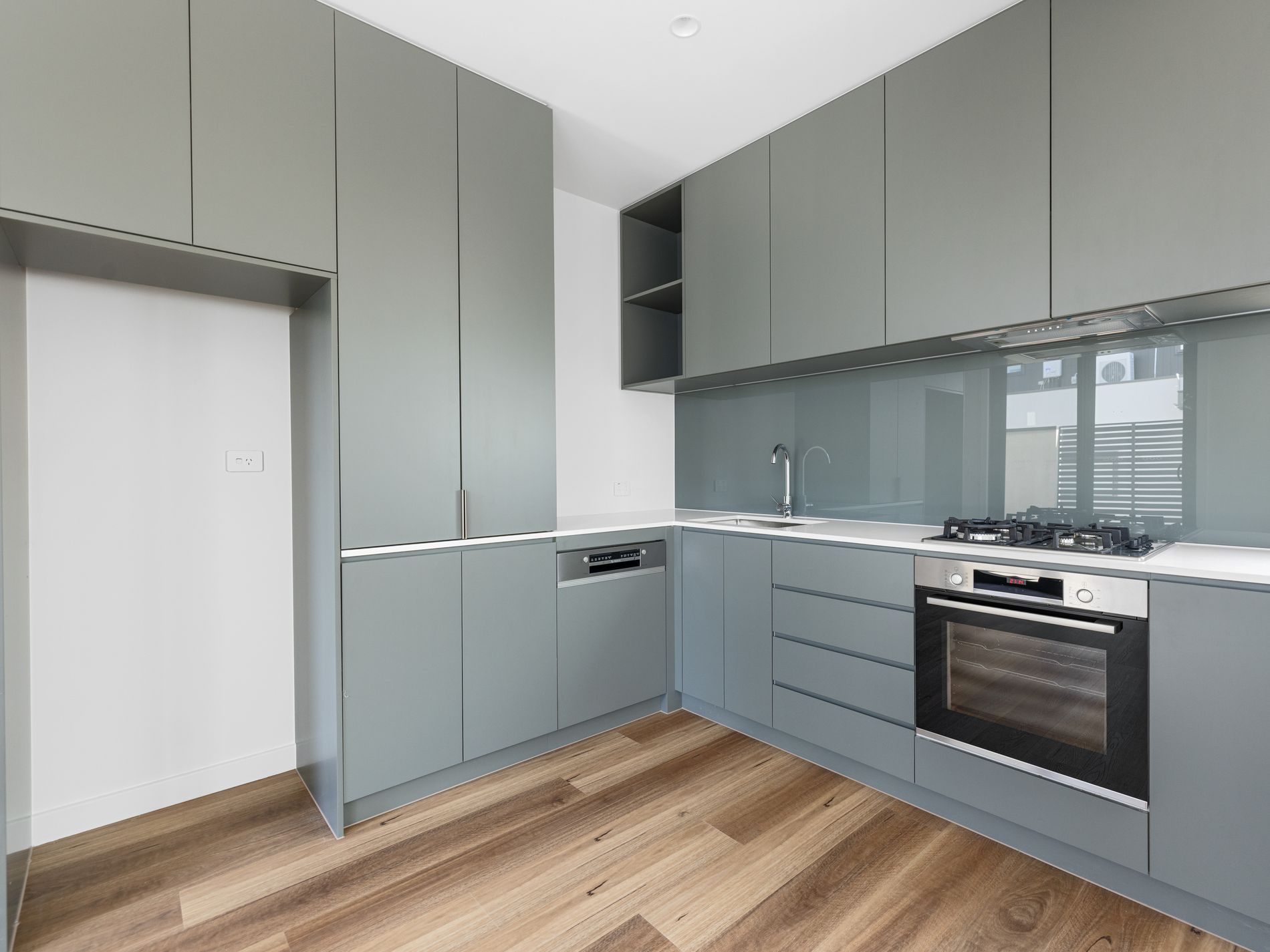 4 / 12 Irvine Crescent, Brunswick West