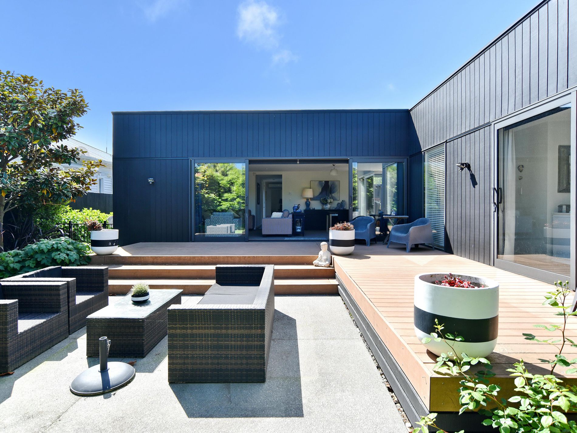 102 Hills Road, Edgeware