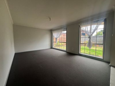 2 / 12 Deutgam Street, Werribee