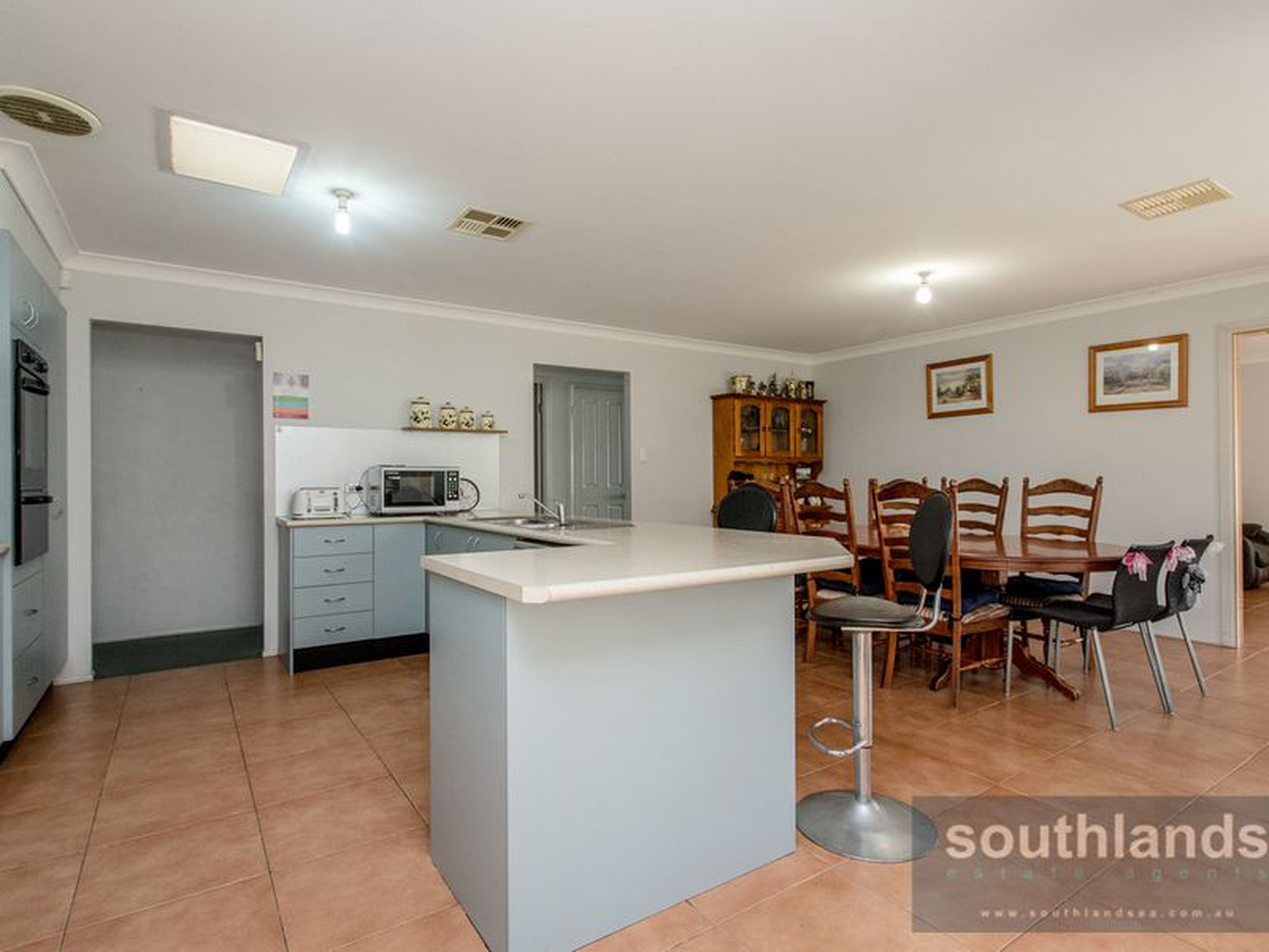 24 Anthony Crescent, KINGSWOOD