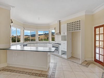 5 Bruces Lane, Tyaak