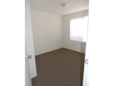 302 Peelwood Parade, Halls Head