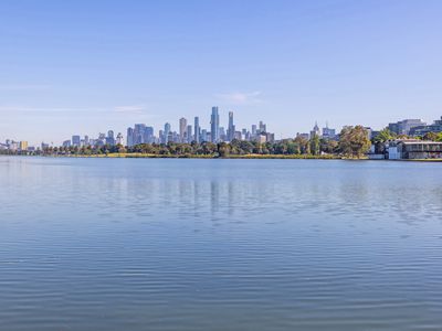 20 / 75 Queens Road, Melbourne