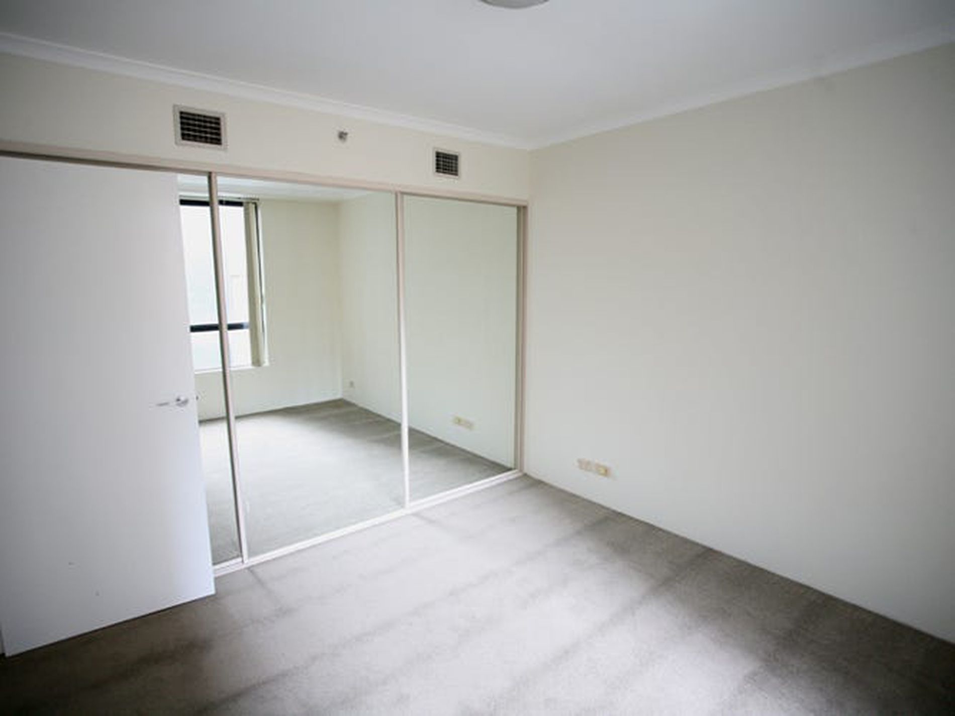 1205 / 1 Hosking Place, Sydney
