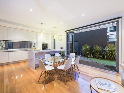 2 / 217 Woods Street, Newport