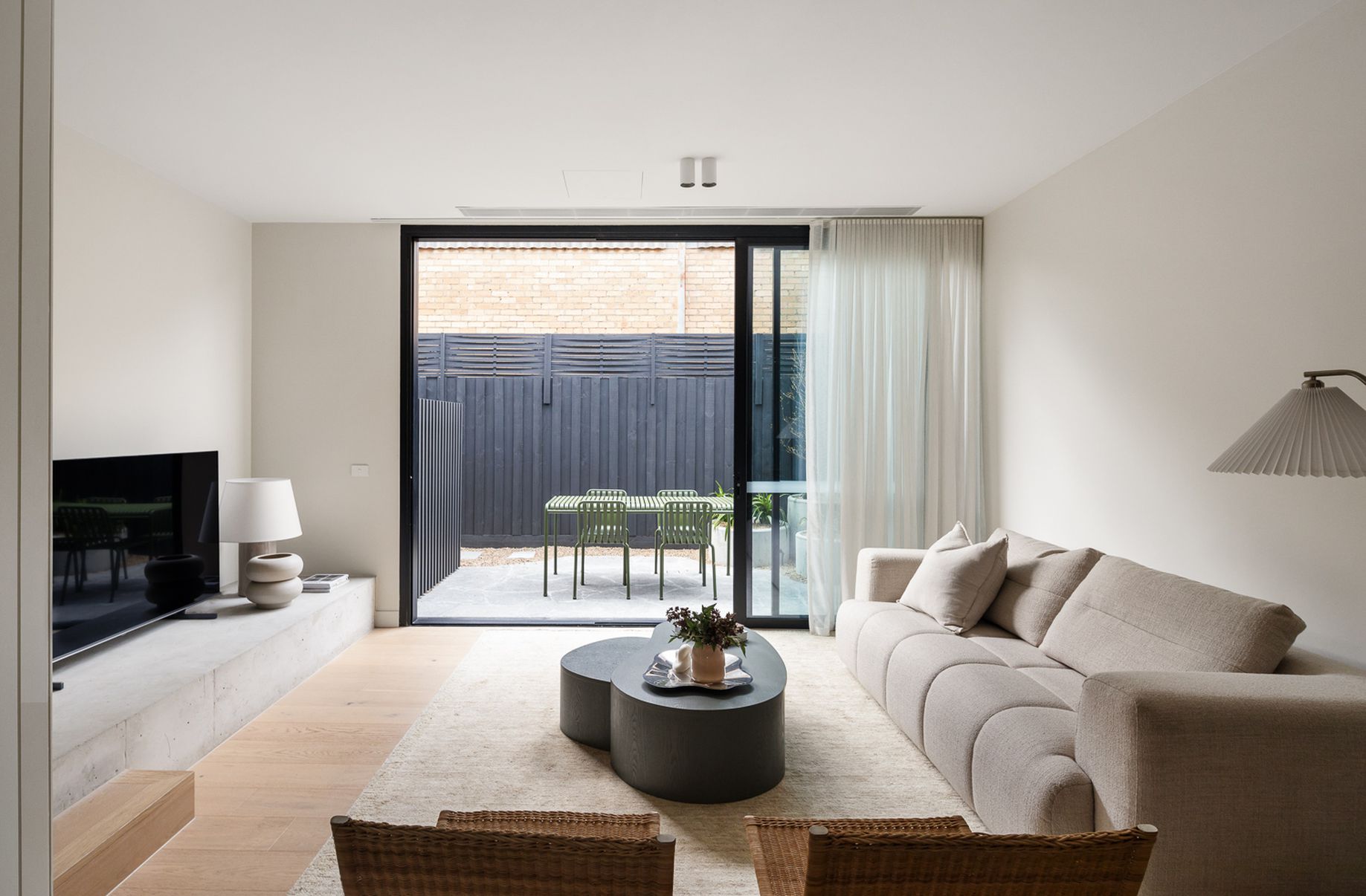 TH / 2 Clyde Street, Kew East