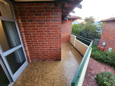 10 / 12 Eric Street, Como