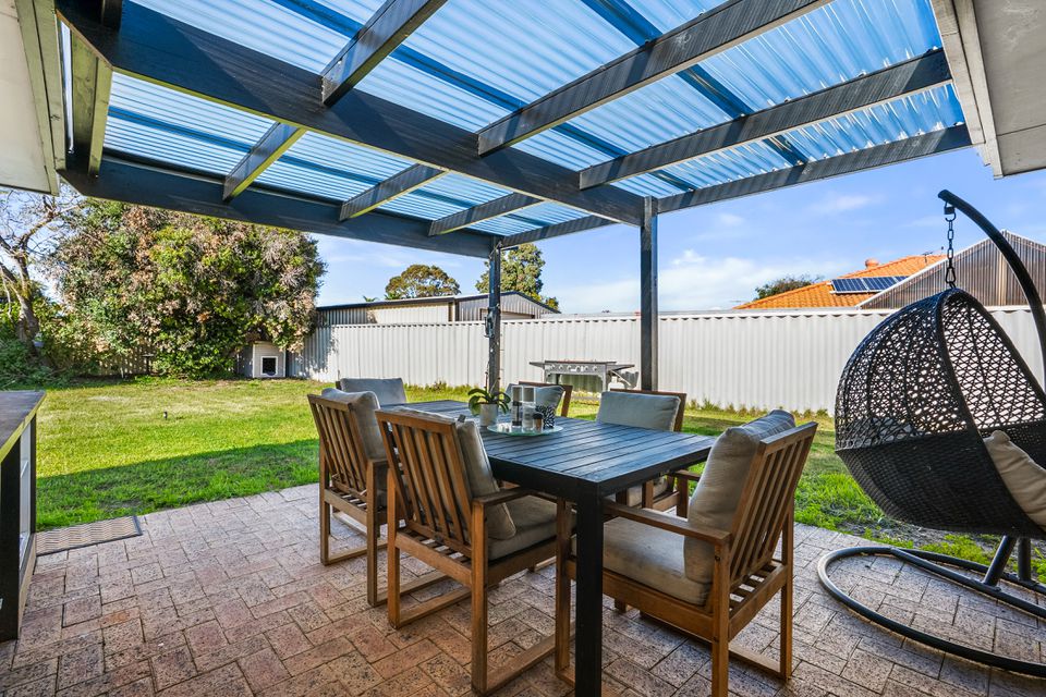 24 MANLY CRESCENT, Warnbro