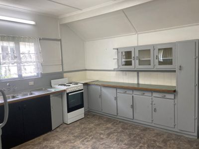 1366 Logan Road, Mount Gravatt