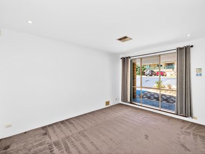 20 Northmore Crescent, Winthrop