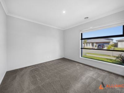 25 Mervyn Way, Mambourin