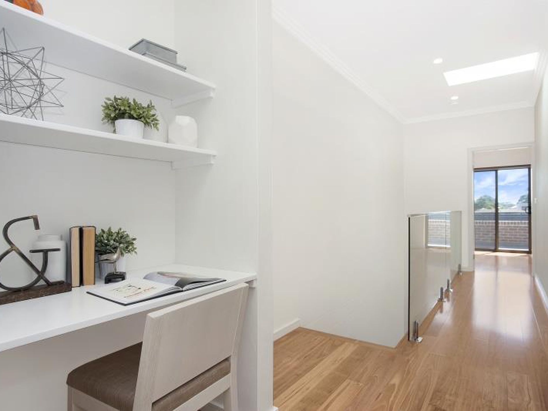 2 Mercer Crescent, Beverly Hills