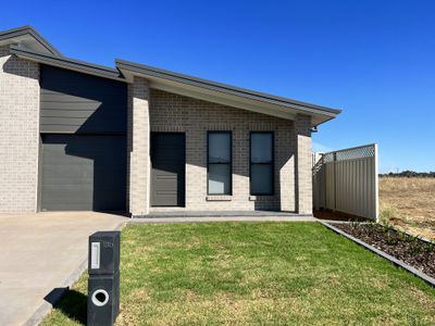 18B Lesmurdie Prade, Dubbo