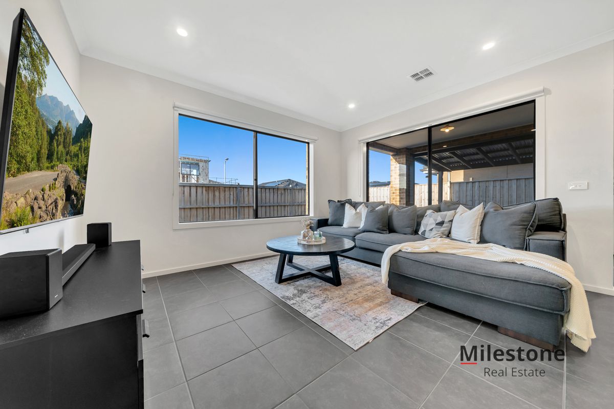 18 Clamoroso Drive, Clyde North