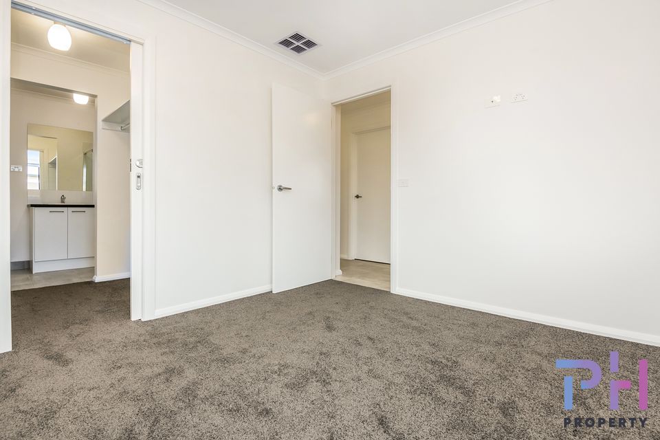 2 / 7 Julian Court, Epsom