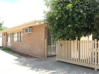 1 / 8 Yarrein Street, Barham