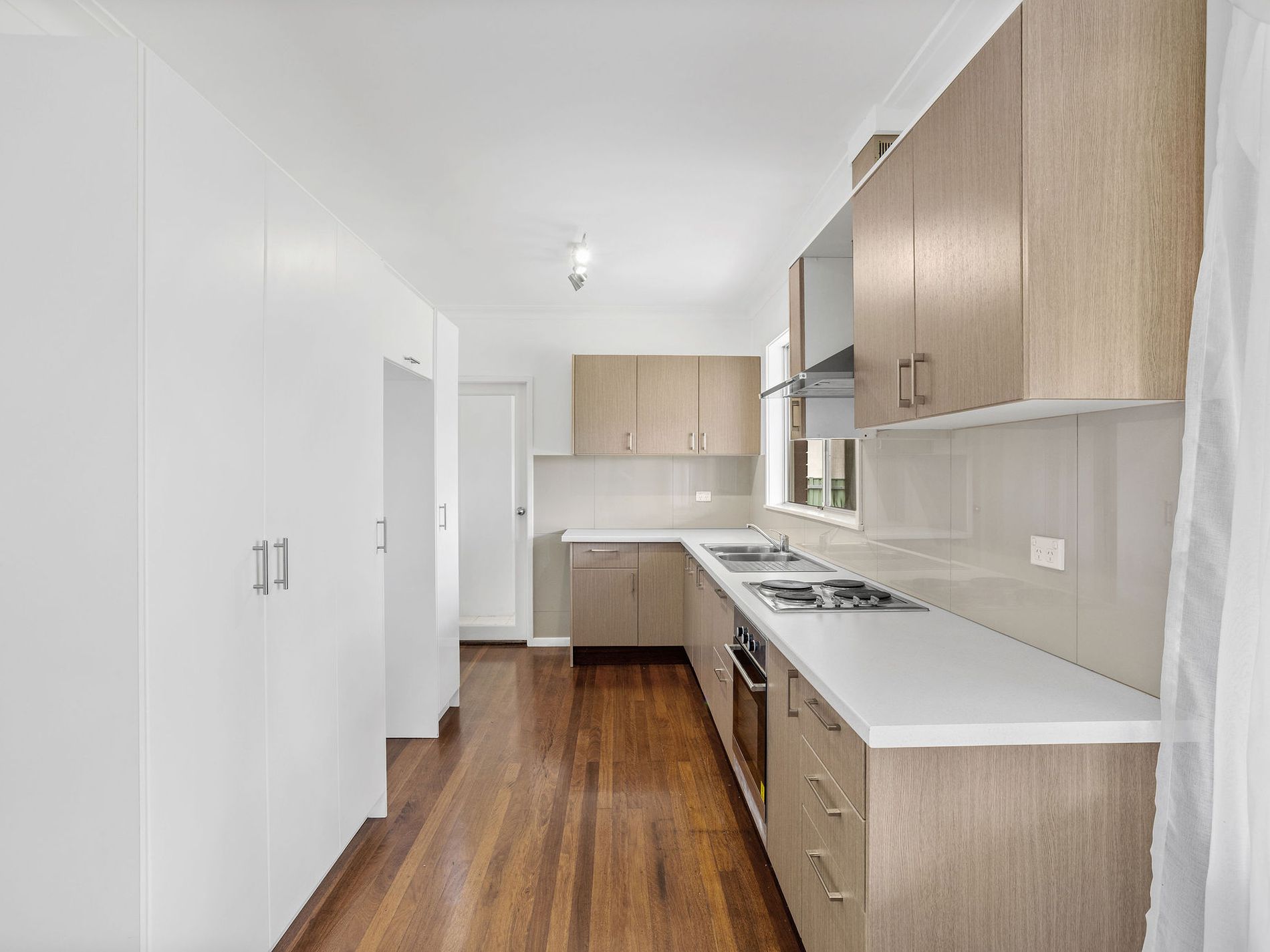 211 The Lakes Way, Forster