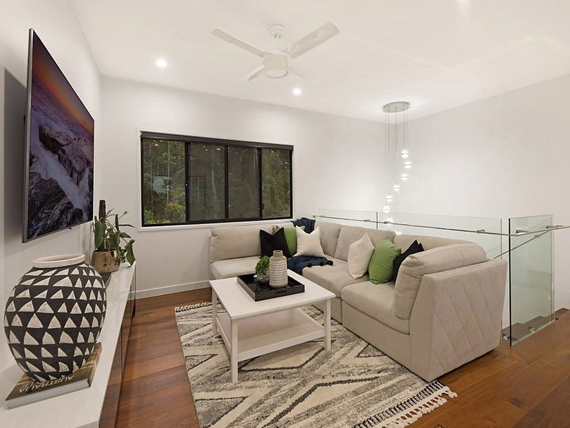 33 Kingfisher Crescent, Palmview