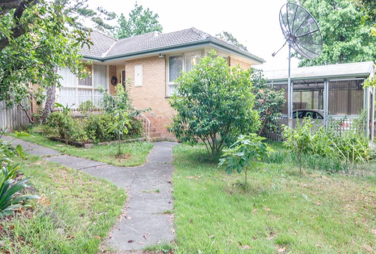 14 Knaith Road, Ringwood East