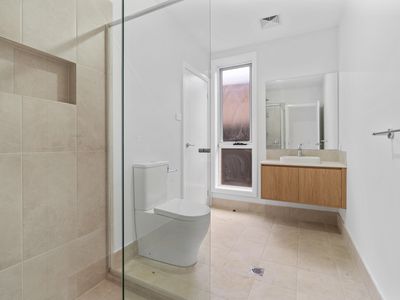 35 Clifton Crescent, Wilton