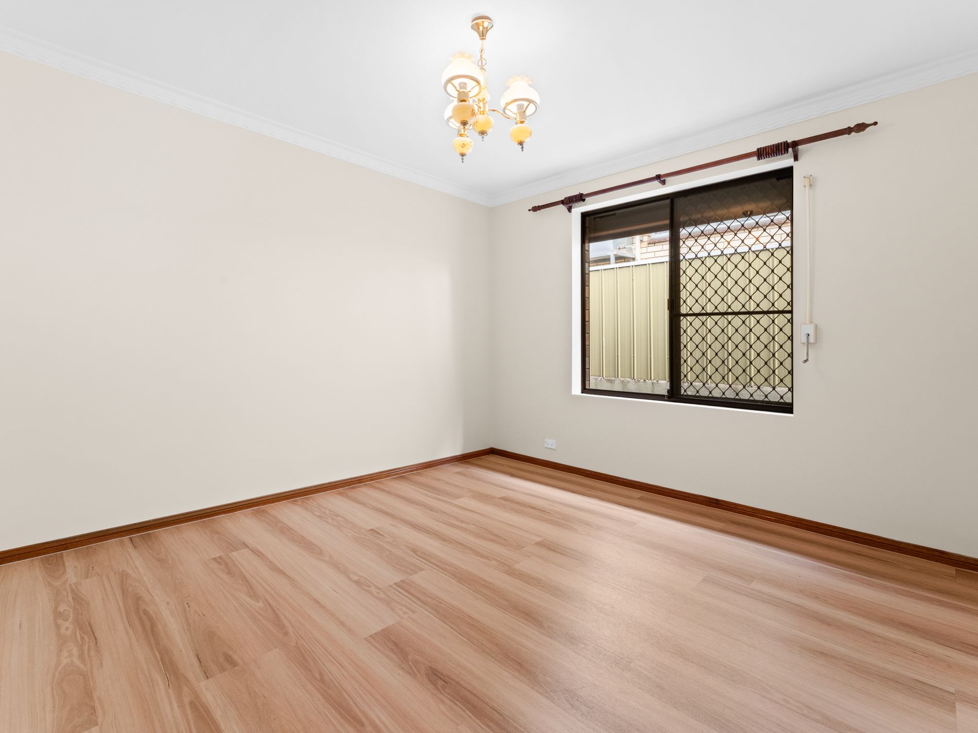 1077 Lower North East Road, Highbury