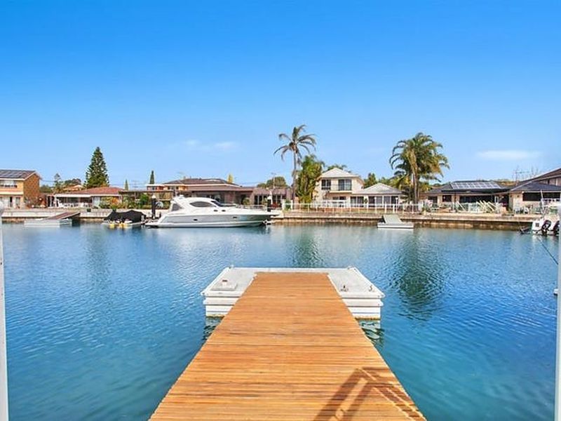 35 James Cook Island Avenue, Sylvania Waters