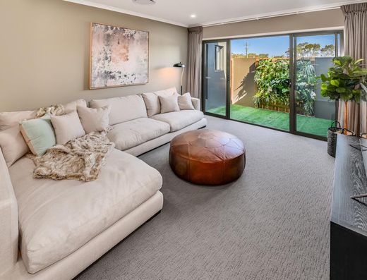 Prestige Home Living in Peregian Springs image 6