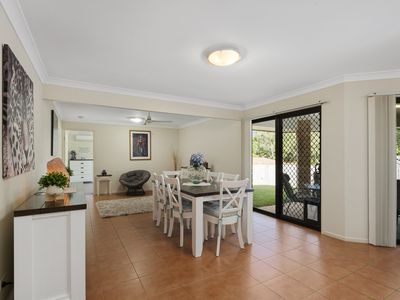 4 Rainbow Court, Glass House Mountains