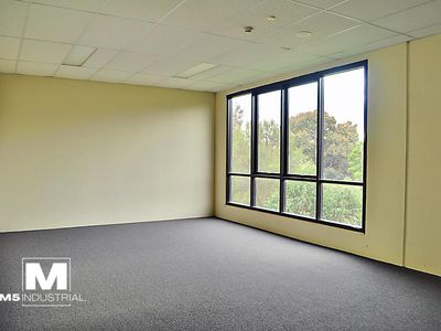 8 / 3 Kelso Crescent, Moorebank