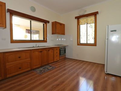 100 Crosswells Road, Pelverata