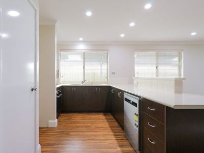 15 Yindana Boulevard, Lakelands