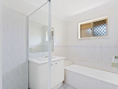 12 Greenwood Court, Helensvale