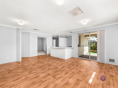 2 / 32 Barnsley Street, Queens Park