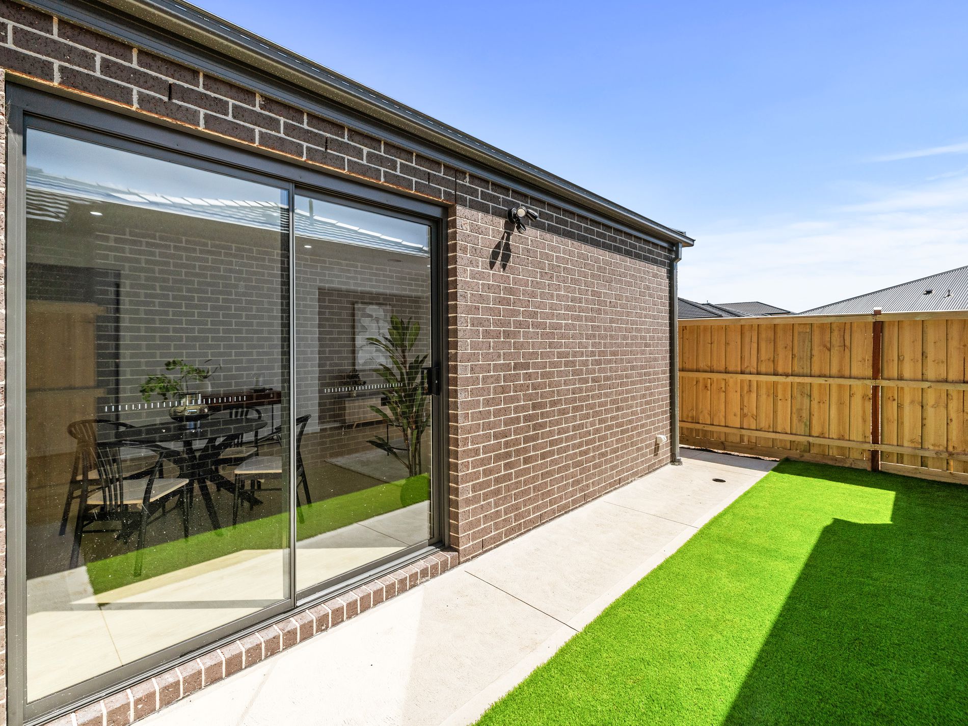 13 Pursuit Street, Mambourin