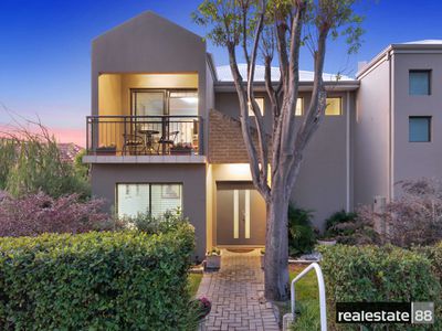1 / 38 Comer Street, Como