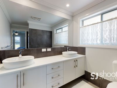 5 Wave Court, Dubbo
