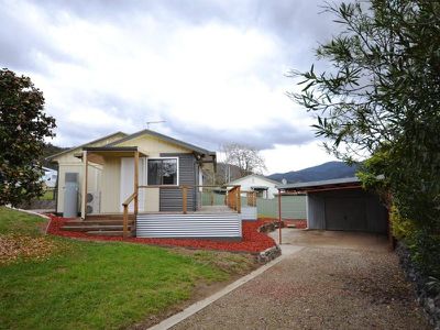 1 Mountain Avenue , Mount Beauty
