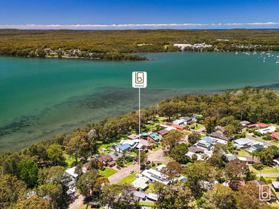 16 Lakeshore Avenue, Kingfisher Shores