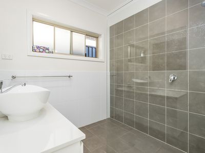 19 Eastpoint Ave, Haywards Bay