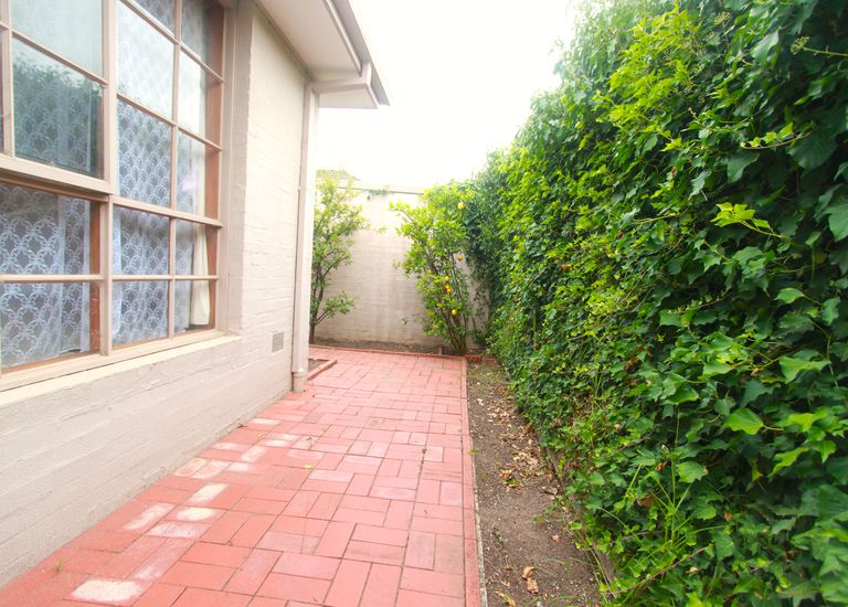 2 / 4 Kurrajong Avenue, Glen Waverley