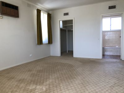 36 Champion Street, Doncaster East
