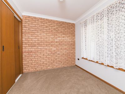 2 / 13 Bedford Avenue, Dubbo